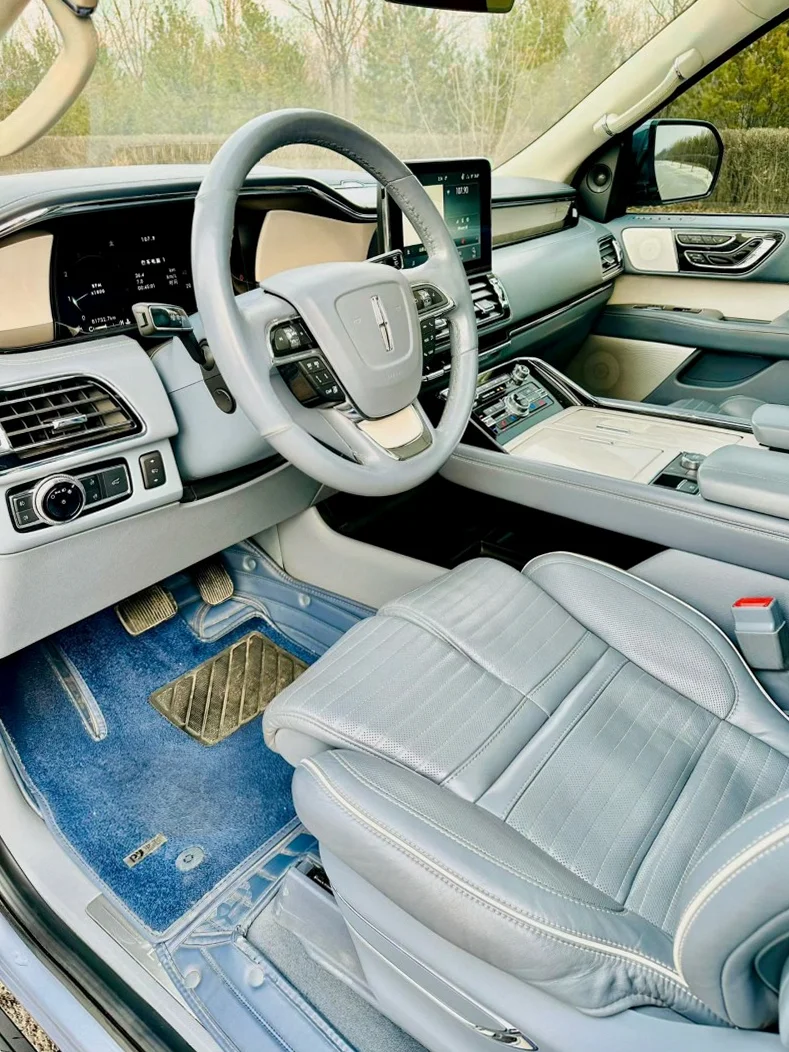 林肯领航员 正面外观三