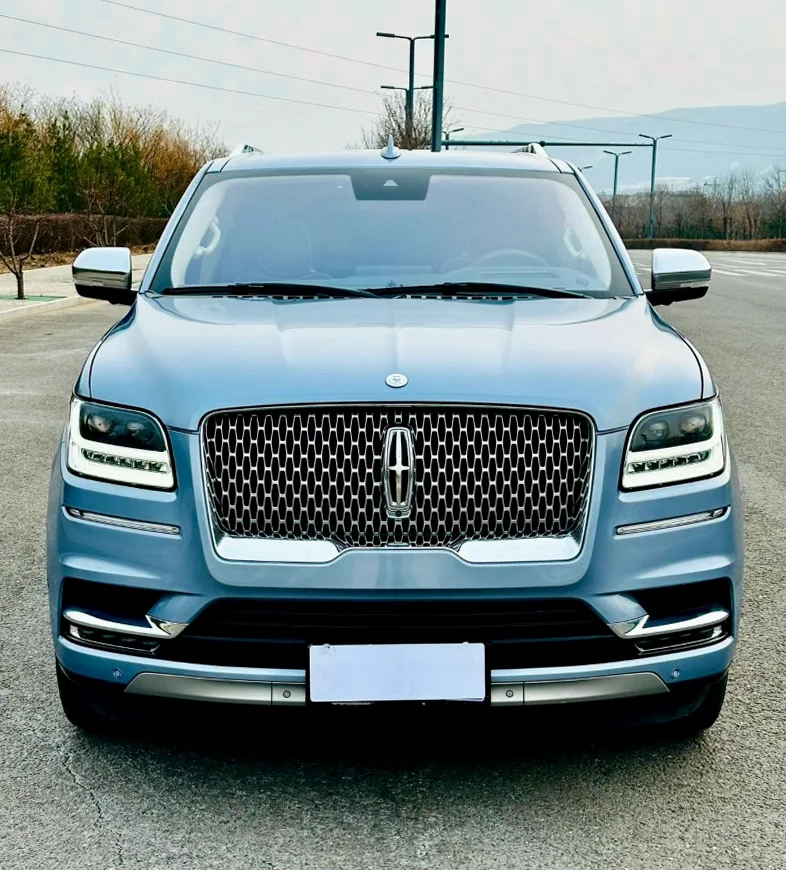 太原2020年林肯领航员大本车 正面外观一
