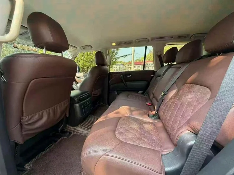 日产骊威 后面外观一