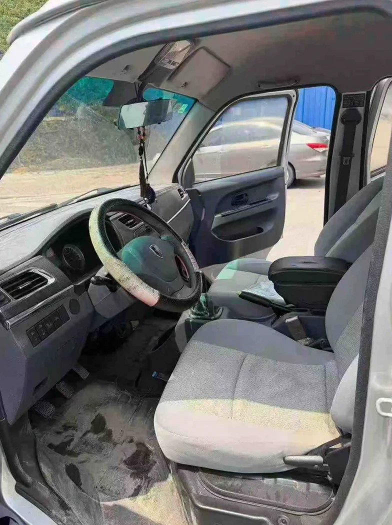 华晨T32 后面外观一