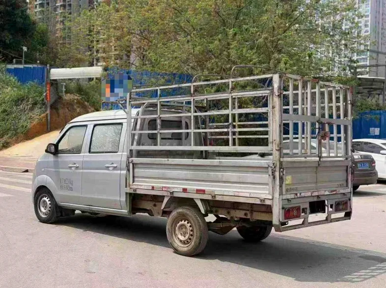 华晨T32 内饰后排