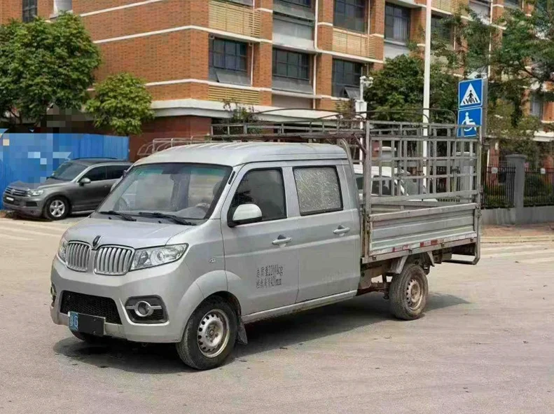 华晨T32 正面外观二