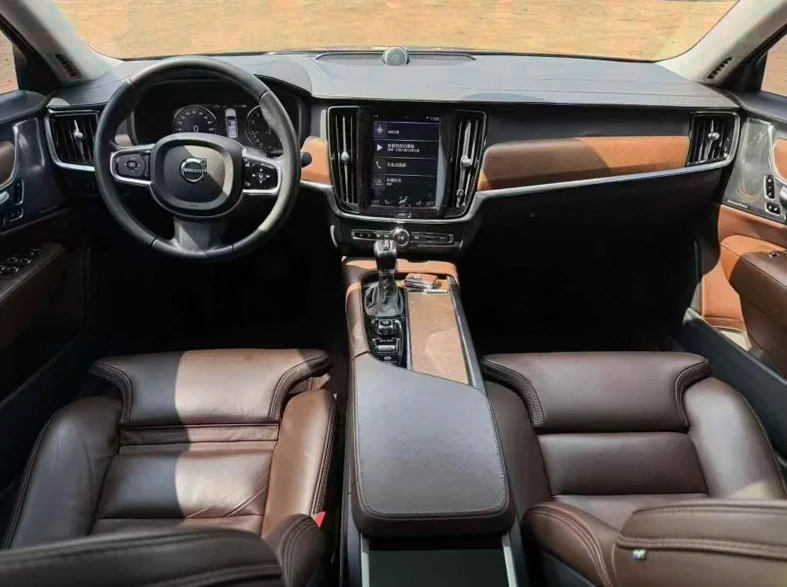 沃尔沃S90 后面外观三