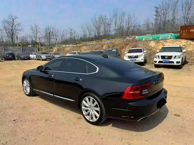 沃尔沃S90 内饰前排