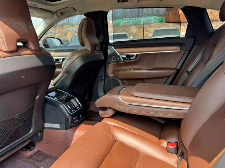 沃尔沃S90 后面外观二