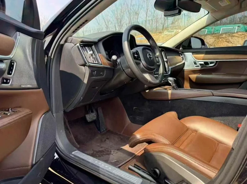 沃尔沃S90 正面外观三