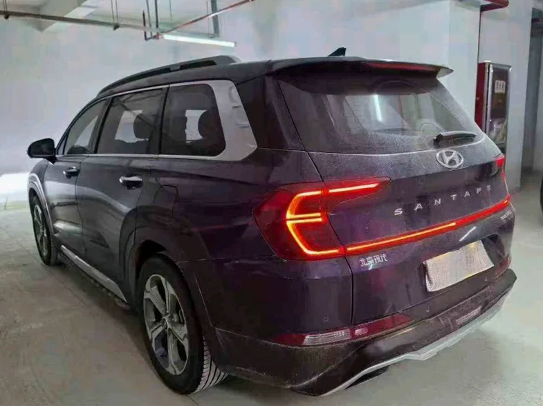 现代新胜达 内饰后排