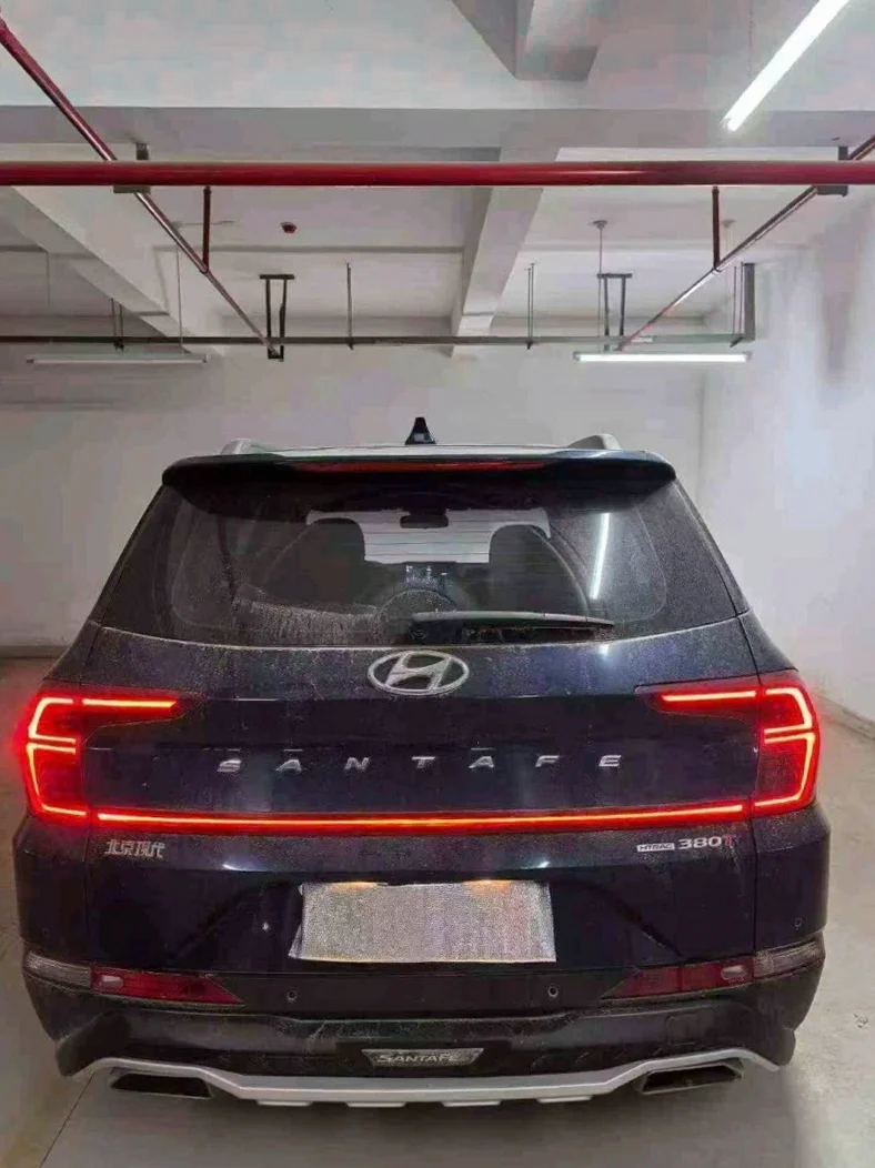 现代新胜达 驾驶室