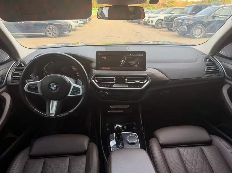 宝马X3 后面外观二