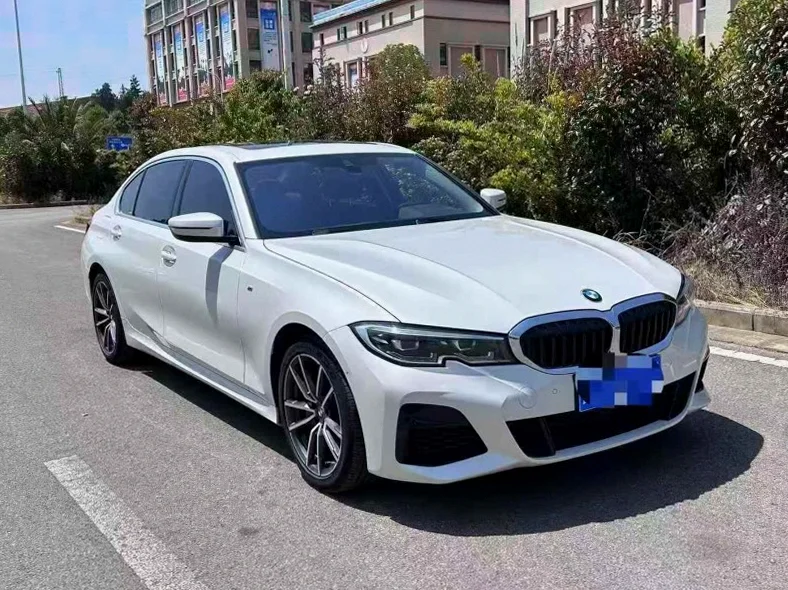 宝马3系 正面外观二