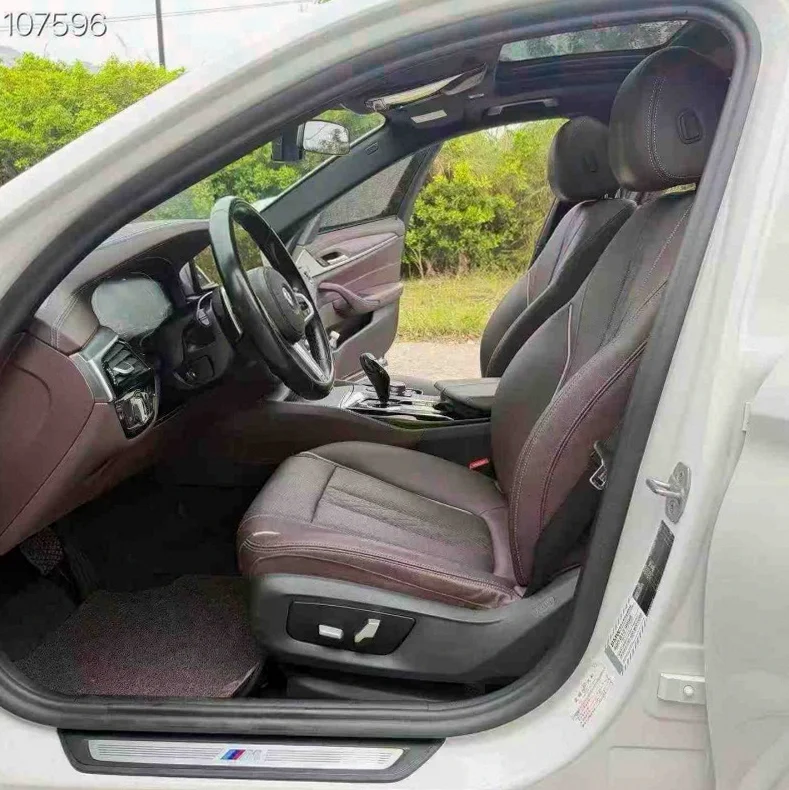 宝马5系 后面外观一