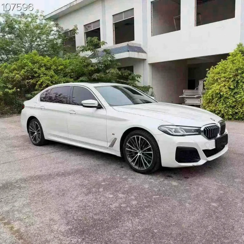 宝马5系 正面外观三