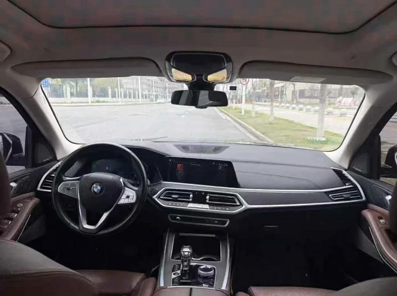 宝马X7 后面外观三