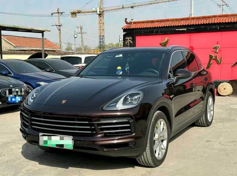 保时捷卡宴 正面外观二