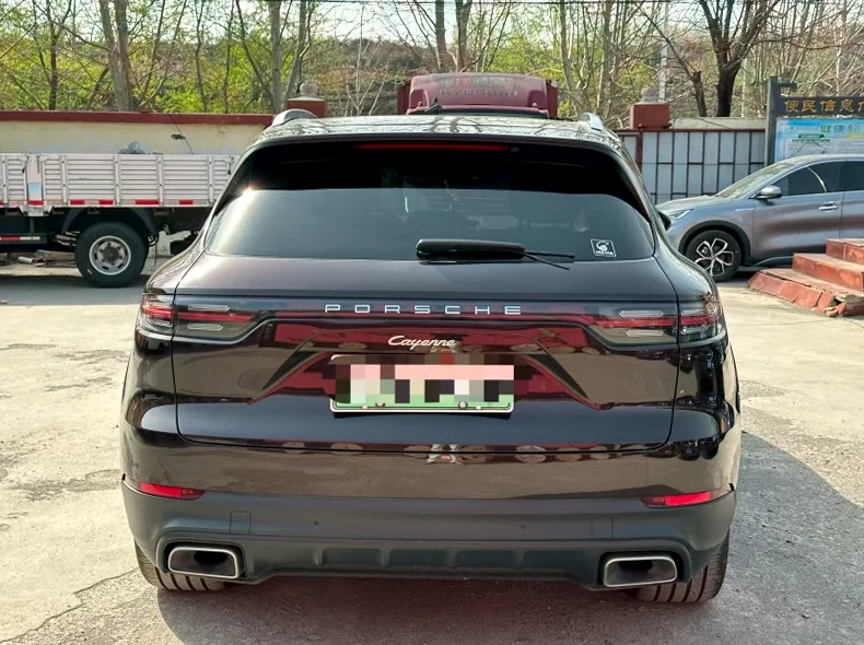 保时捷卡宴 驾驶室