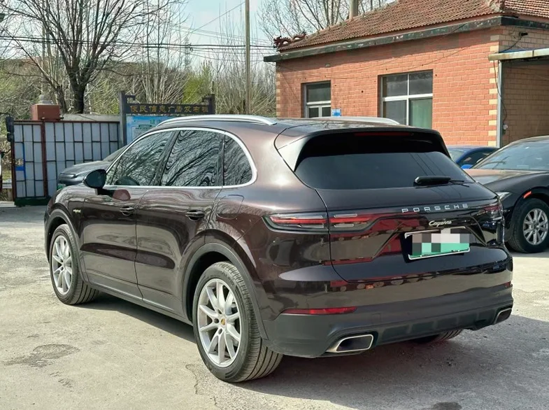 保时捷卡宴 内饰后排