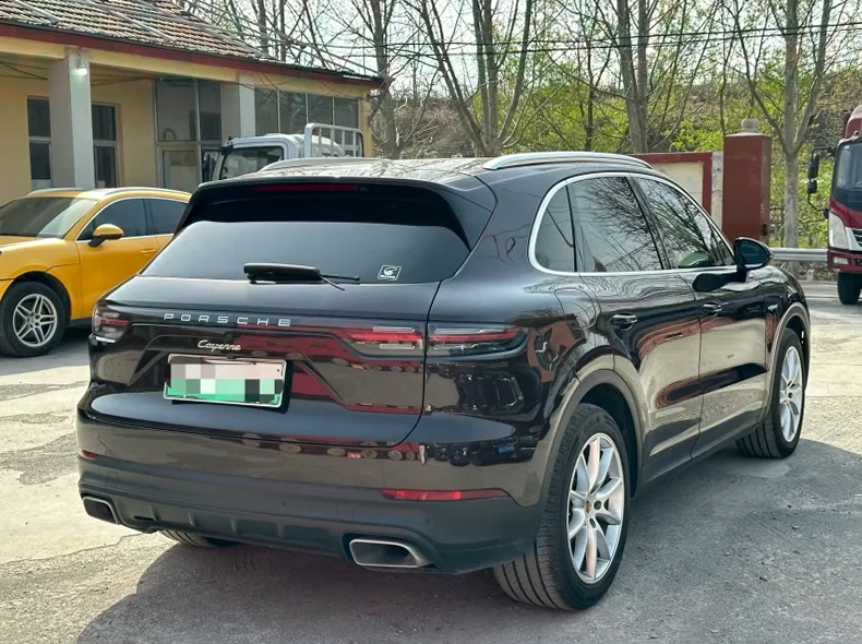 保时捷卡宴 内饰前排