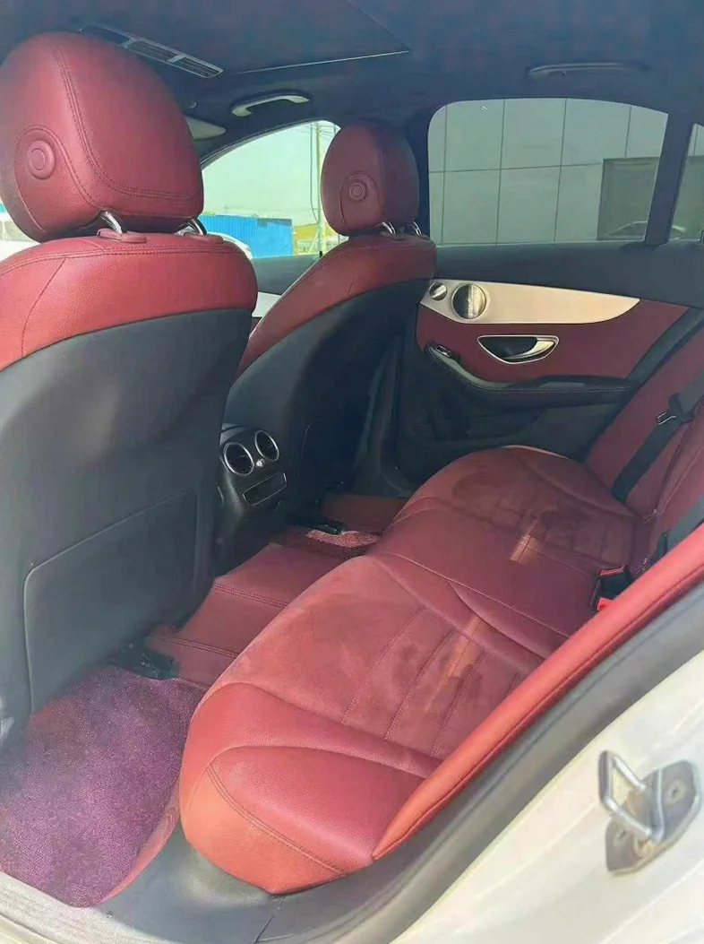 奔驰C 后面外观二