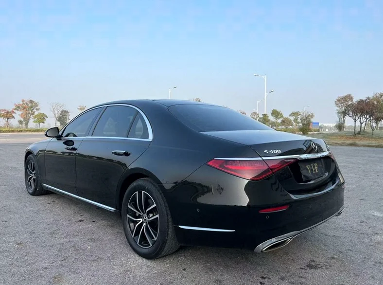 奔驰S 内饰后排