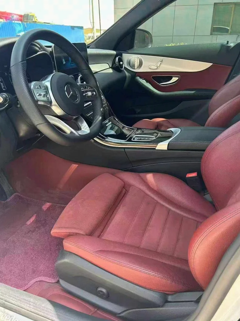 奔驰C 后面外观三