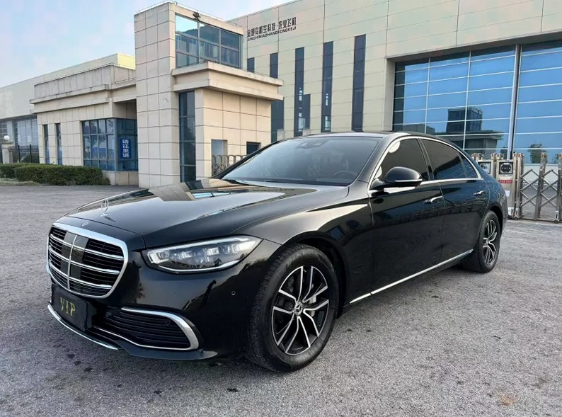 奔驰S 正面外观三