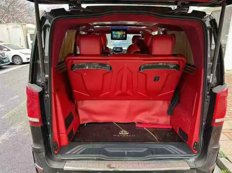 奔驰威霆 内饰前排