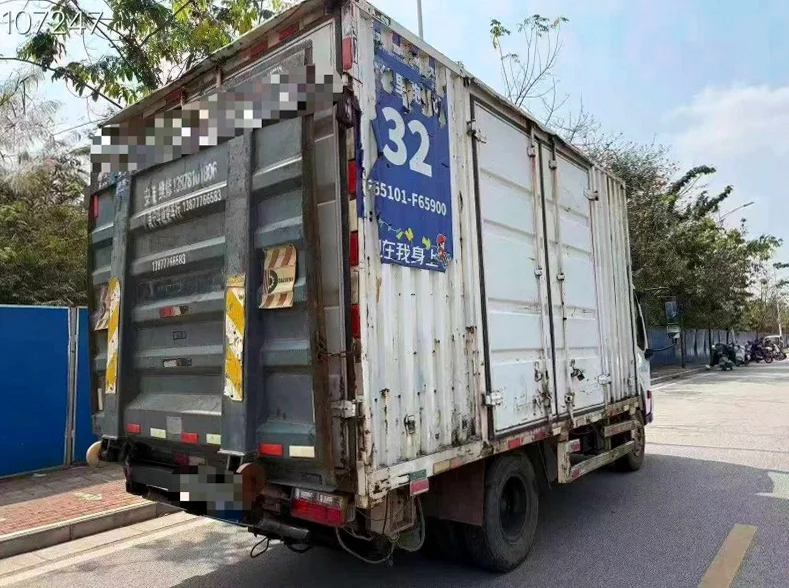 东风多利卡 后面外观三