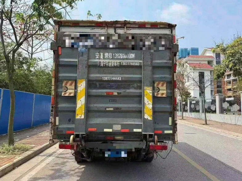 东风多利卡 内饰后排