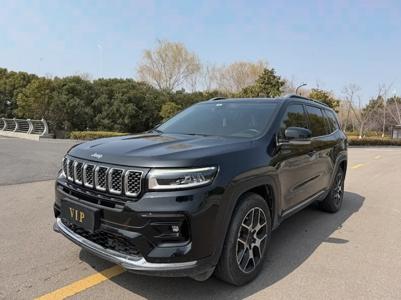 Jeep指挥官 正面外观二