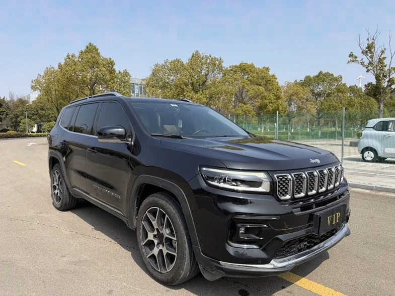 Jeep指挥官 正面外观三