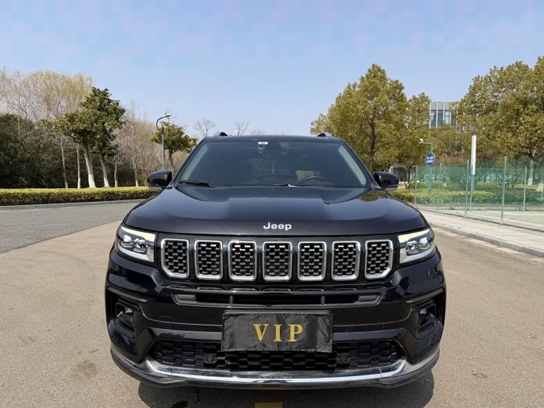 盐城2021年Jeep指挥官大本车 正面外观一