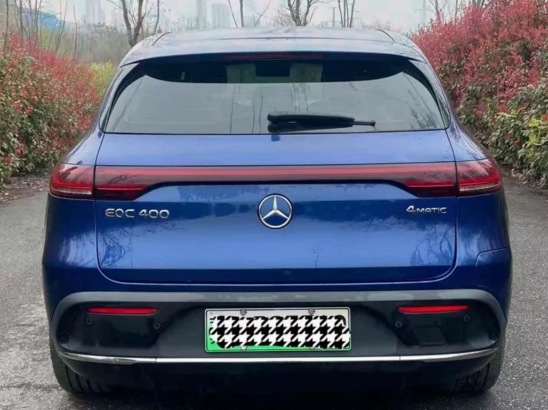 奔驰EQC 后面外观二