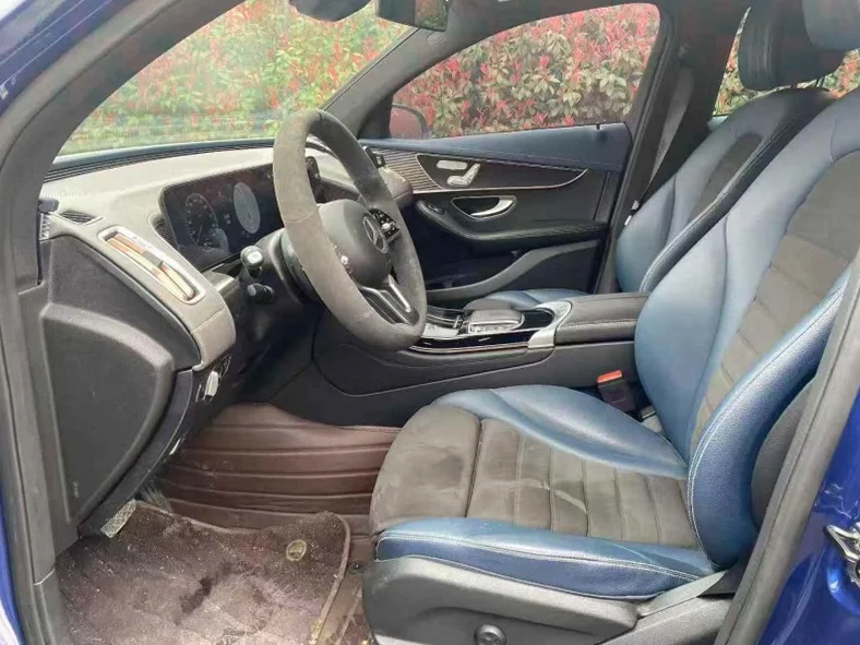 奔驰EQC 内饰前排