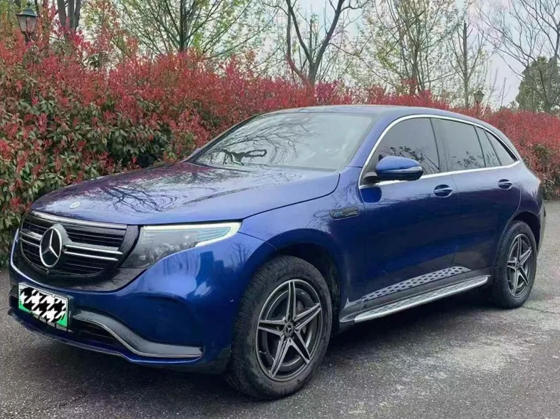 奔驰EQC 正面外观三