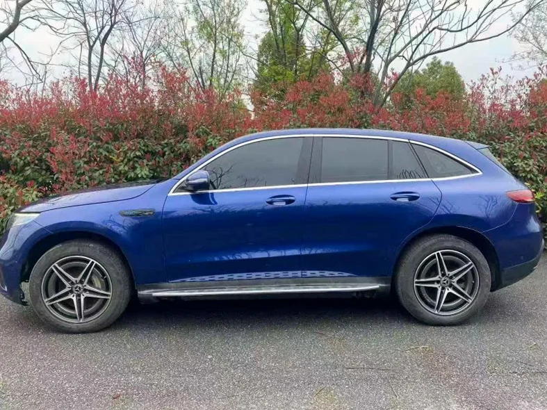 奔驰EQC 后面外观三