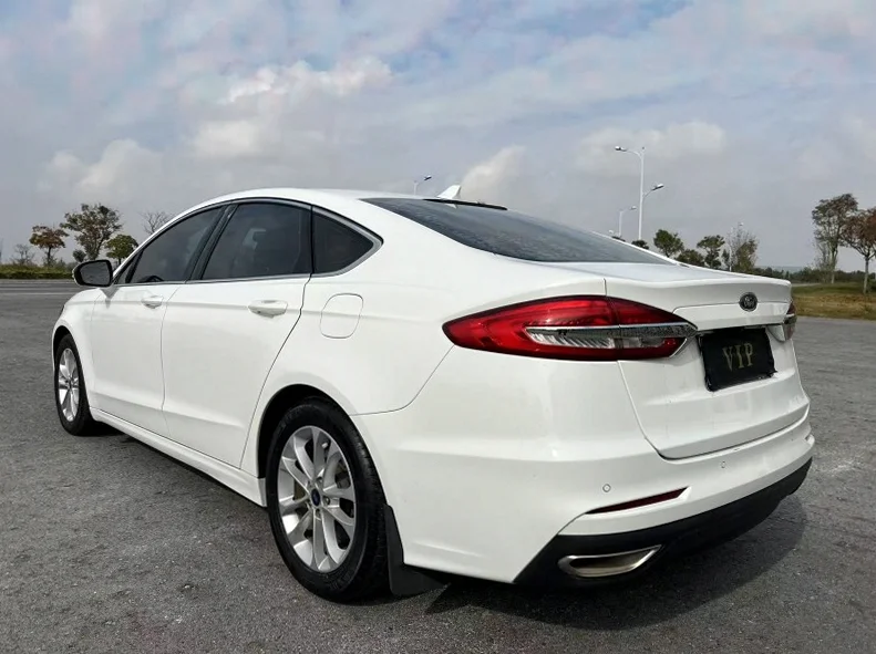 福特蒙迪欧 驾驶室