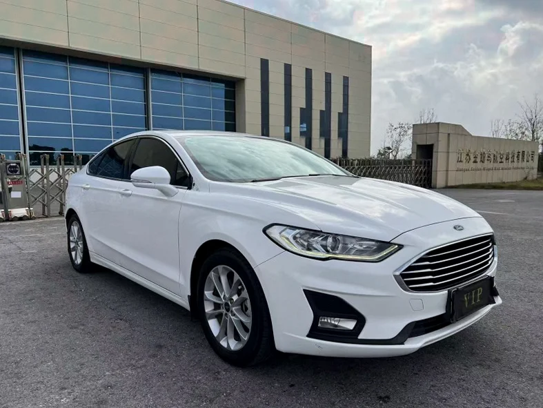 福特蒙迪欧 正面外观二