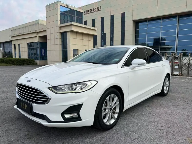 福特蒙迪欧 正面外观三