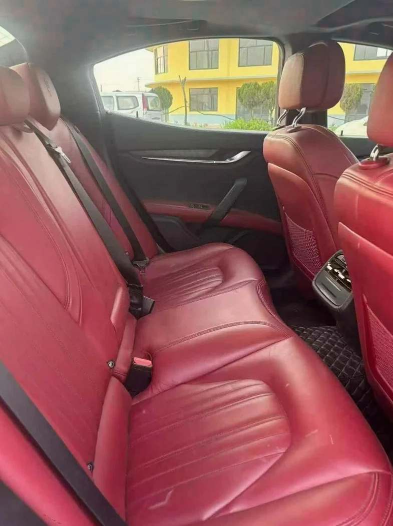 玛莎拉蒂Ghibli 后面外观一