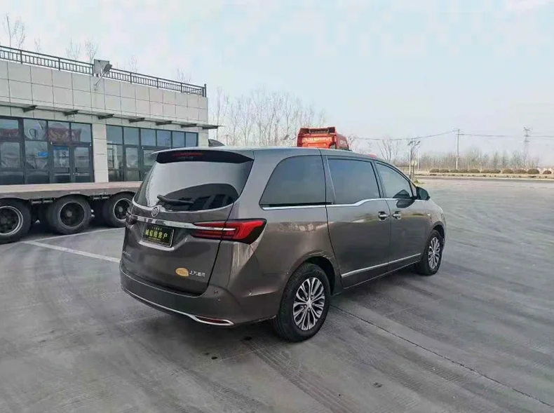 别克GL8 内饰前排