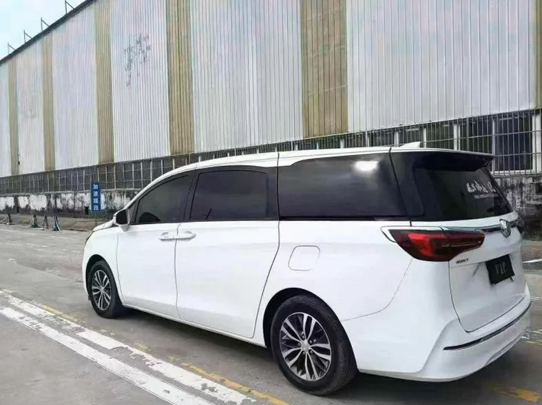 别克GL8 内饰前排