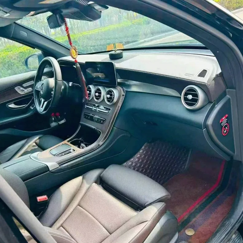 奔驰GLC 正面外观三