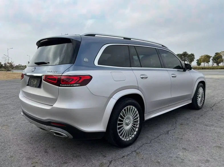 奔驰GLS 后面外观一