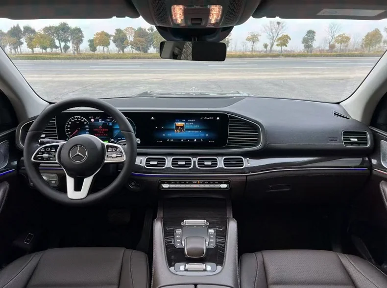 奔驰GLS 后面外观三