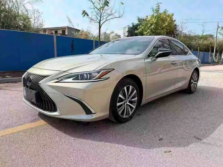 雷克萨斯ES 正面外观三