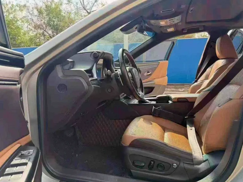 雷克萨斯ES 后面外观一