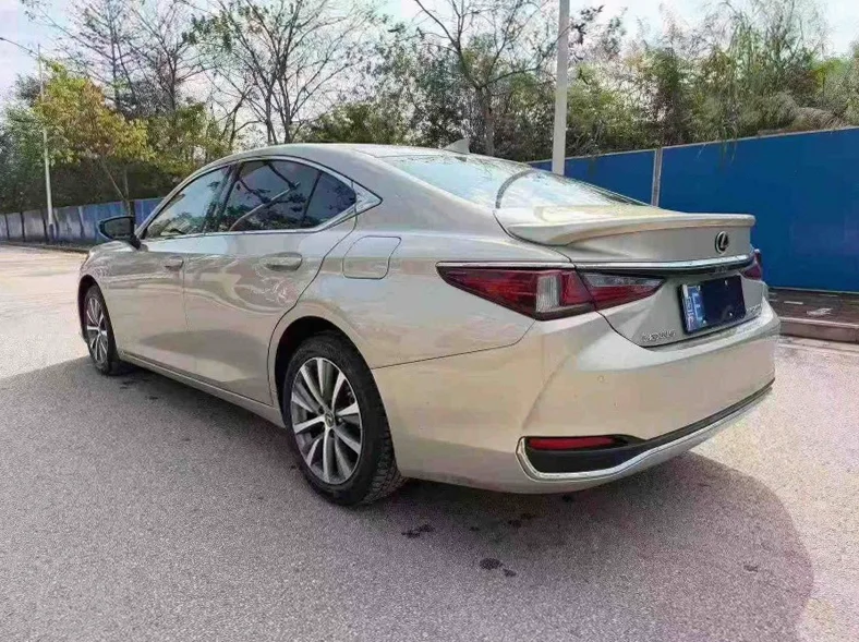 雷克萨斯ES 内饰后排