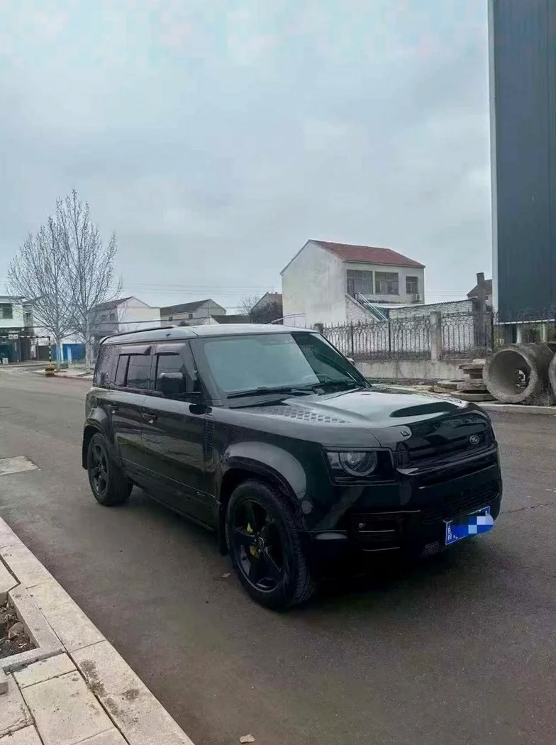 路虎卫士 正面外观二