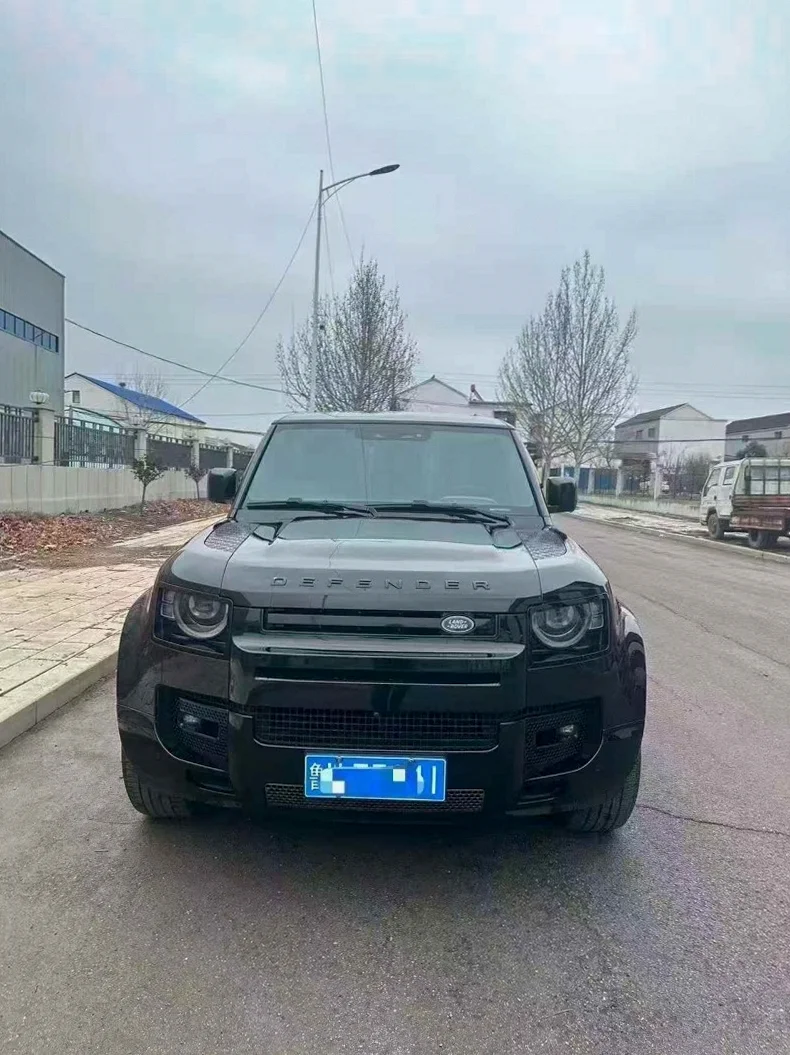 21年路虎卫士110P400暗黑特别版