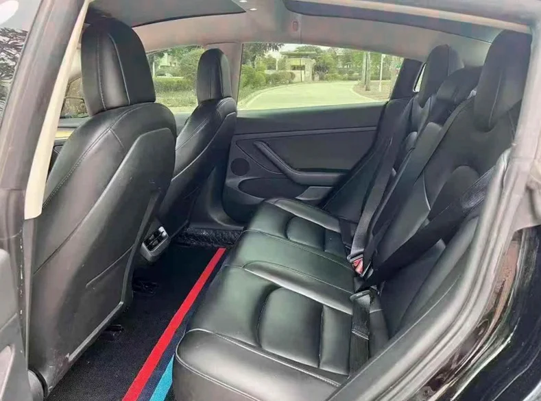 特斯拉MODEL 后面外观一